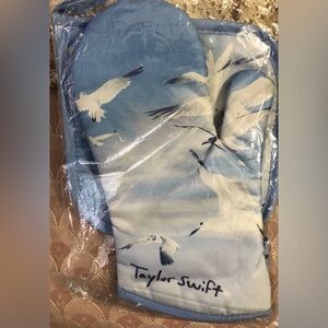 *RARE* Original 1989 Taylor Swift Seagull Oven Mitts